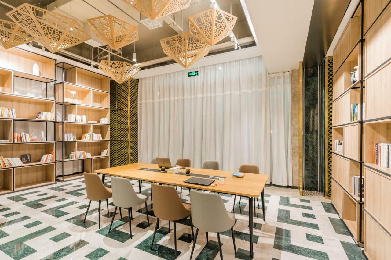 桐乡振兴路亚朵酒店 外观 照片
